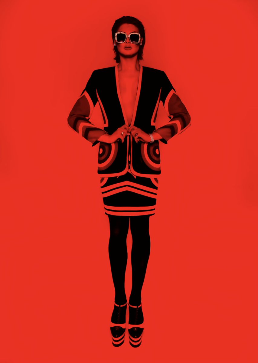 Scarlet Envy: Seeing Red Look 3C

Scarlet Envy wears a 1990’s Morphew Vintage Moschino Couture black, white, and red bullseye suit.

Available for 0.2 eth

View:opensea.io/assets/ethereu…
