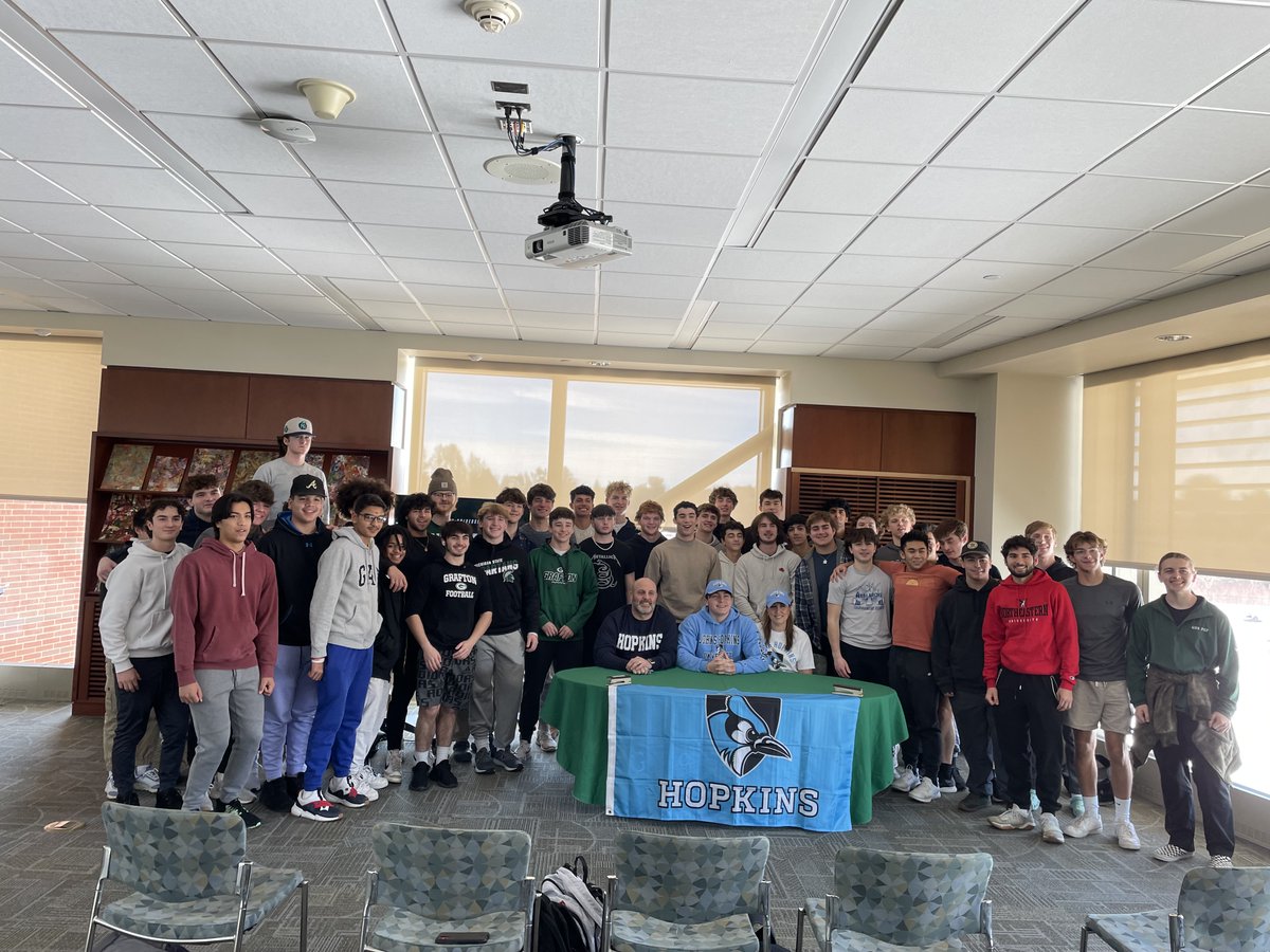 Mac5262C's tweet photo. Congratulations Cooper Berube on your decision to attend Johns Hopkins University ! Hopkins Football is getting a great one! @CooperBerubee @JHU_Football @tgsports https://t.co/BVC3vAgPGt