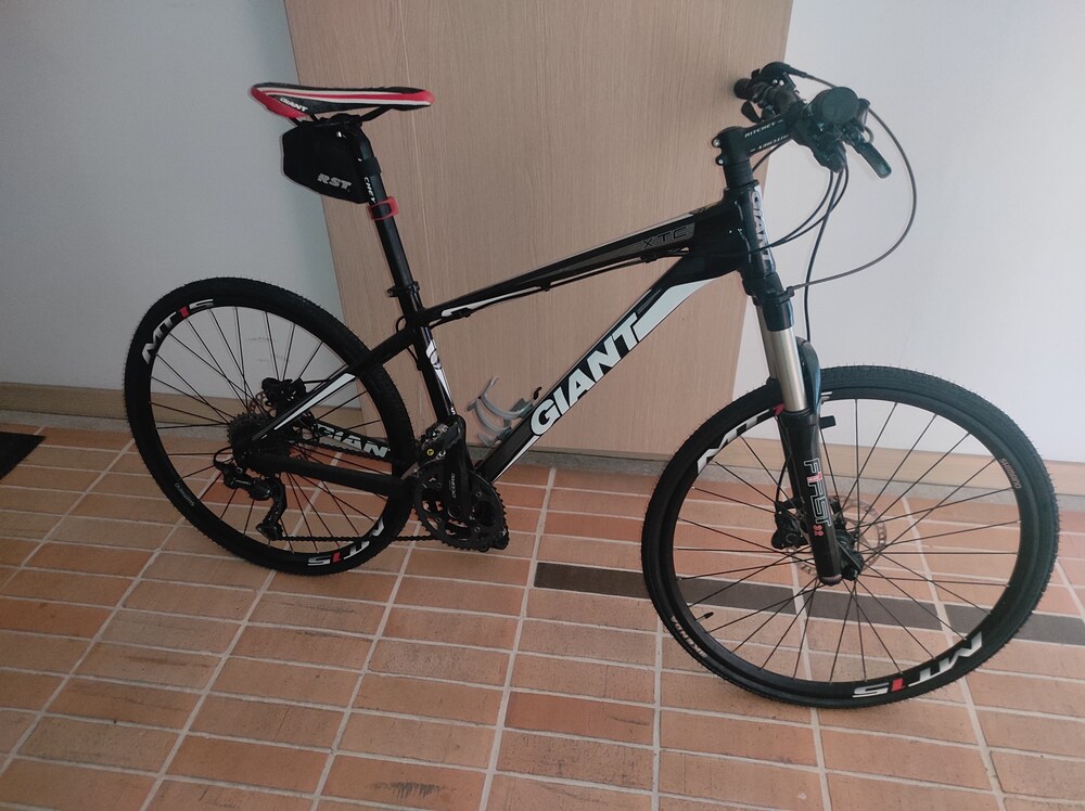 Project529BC's tweet photo. Stolen from Vancouver, resident bike parking room. Last seen on Feb 28th https://t.co/1OiljHWMUT @VancouverPD @surreyps @SurreyRCMP @deltapolice @WhiteRockRCMP @BurnabyRCMP @PortMoodyPD @TransitPolice @nvanrcmp @WestVanPolice @Project529BC #bikethievessuck https://t.co/lta6o2QdWQ