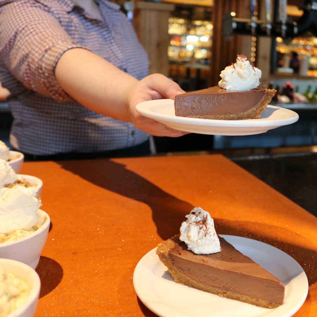 Ten50BBQ's tweet photo. Satisfy your sweet tooth with one of our outstanding house-made desserts! #DFWFoodie #RichardsonTX #Ten50 https://t.co/XSaxYBxnm8