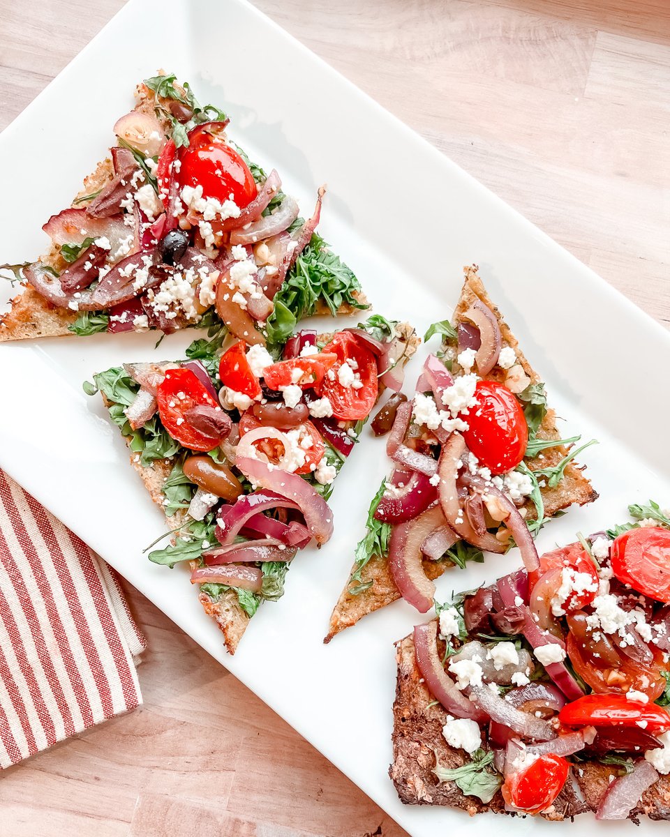 organickrush's tweet photo. Say hello to our newest special, the Mediterranean Cauliflower Flatbread.🌿 #cleaneating #glutenfree https://t.co/wdgHGhJWmq