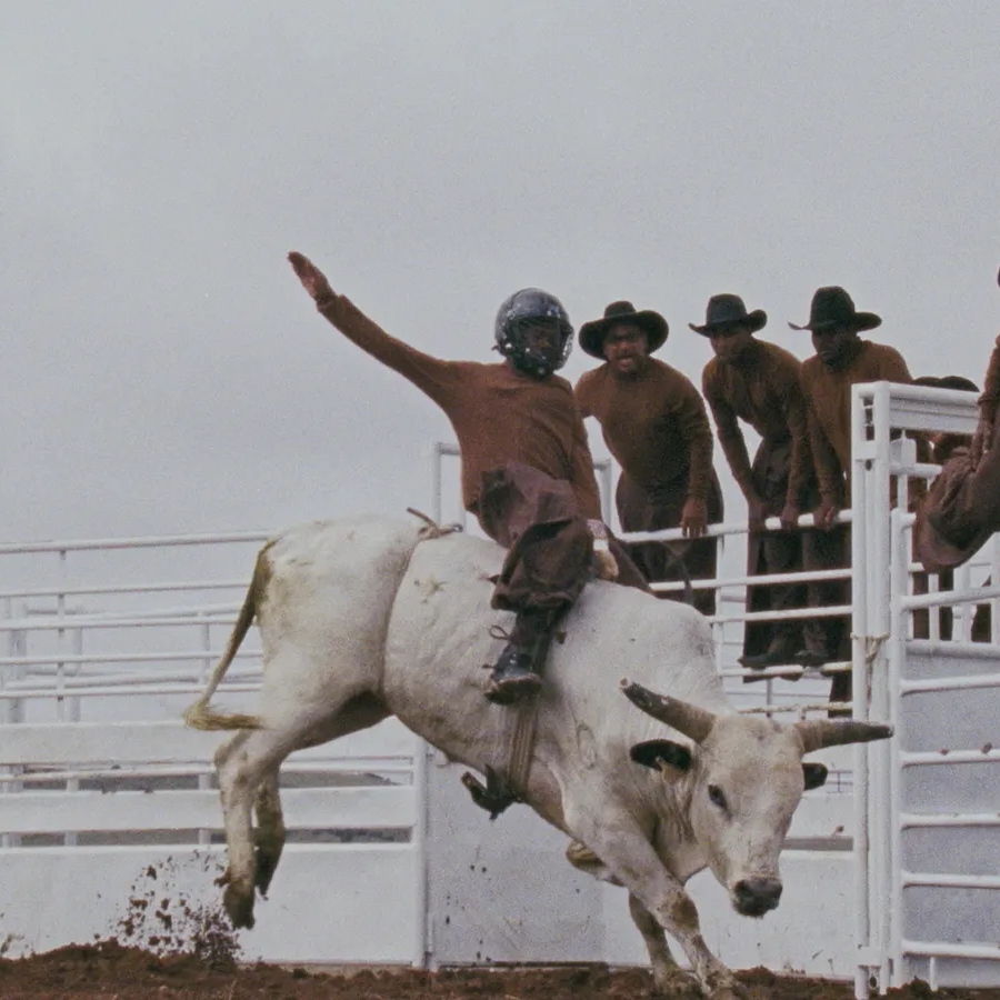‘When I Get Home’ by Solange was released 4 years ago today. 

Here are some stills from the albums’s accompanying film 🎥