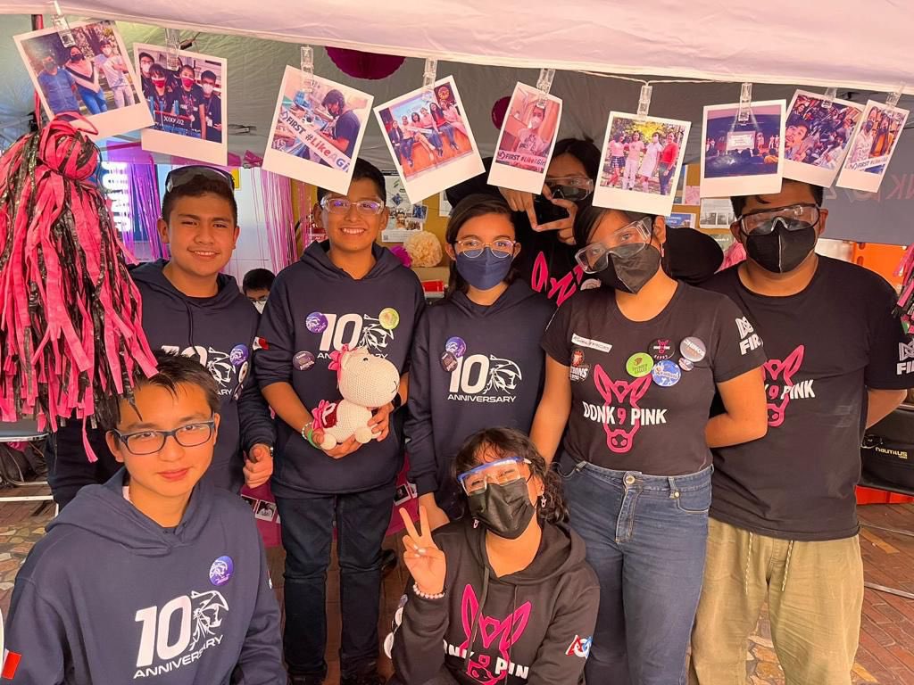 IPN_MX's tweet image. ¡El equipo #DonkPink del @_cecyt9 es un #OrgulloPolitécnico! ♥️🤍 Destacando en la ciencia robótica al ganar dos premios en el #FIRSTTechChallenge:
🎖️“Connect Award " en la etapa regional centro.
🏆“Control Award” en la etapa nacional.
¡Muchas felicidades!