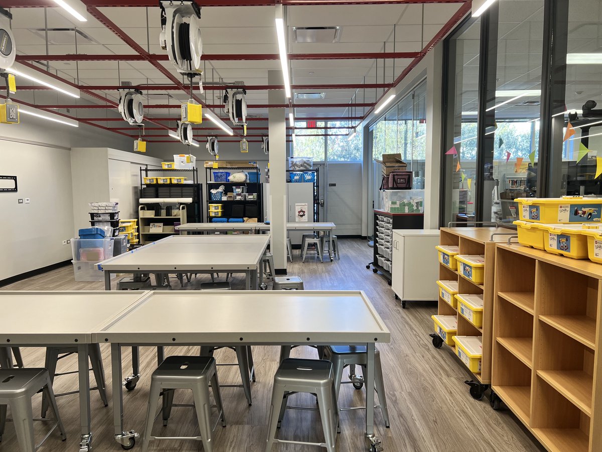 Construction at Hough Street Elementary is almost done! Here's a sneak peek of the new #STEM lab! #Build220 🛠️🚧

Learn more about Build 220 at Hough: barrington220.org/build220/hough…