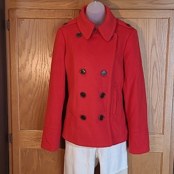 OfResell's tweet photo. So good I had to share! Check out all the items I'm loving on @Poshmarkapp from @hinchmobb #poshmark #fashion #style #shopmycloset #gilli #citycolor #jcrew: https://t.co/uKjhvpha7l https://t.co/kM3Gn55051