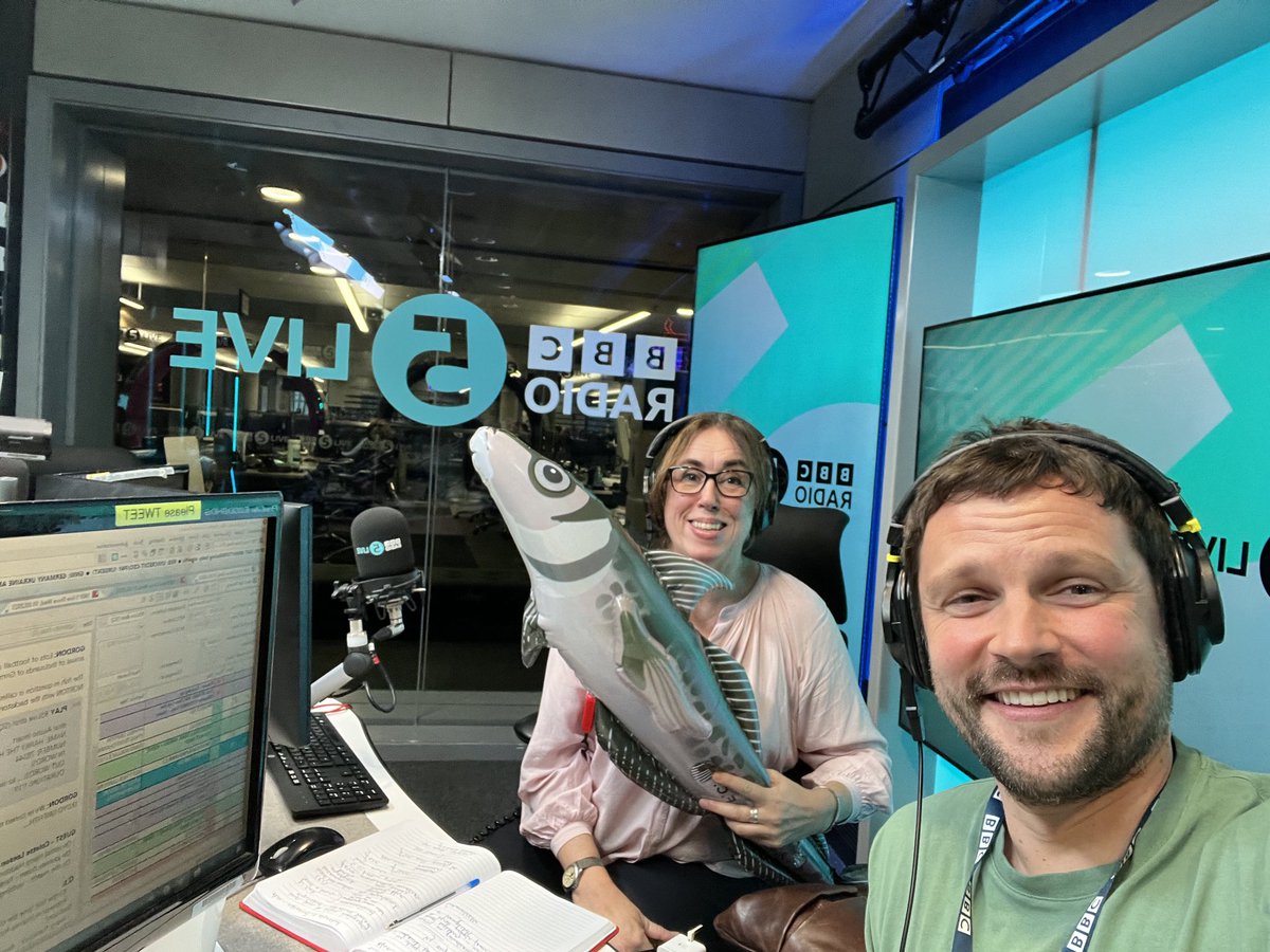 #HarrytheHaddock slowly deflating in the studio with me &amp; ⁦<a href="/gordonsmart/">Gordon Smart</a>⁩ but ⁦<a href="/officialgtfc/">Grimsby Town F.C.</a>⁩ can take the mascot to ⁦<a href="/SouthamptonFC/">Southampton FC</a>⁩ #southamptonvGrimsby tonight #FAcup 5th round
Listen @bbcsounds ⁦<a href="/bbc5live/">BBC Radio 5 Live</a>⁩