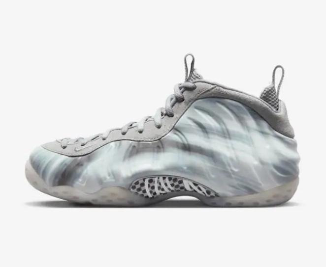 Heskicks tweet media