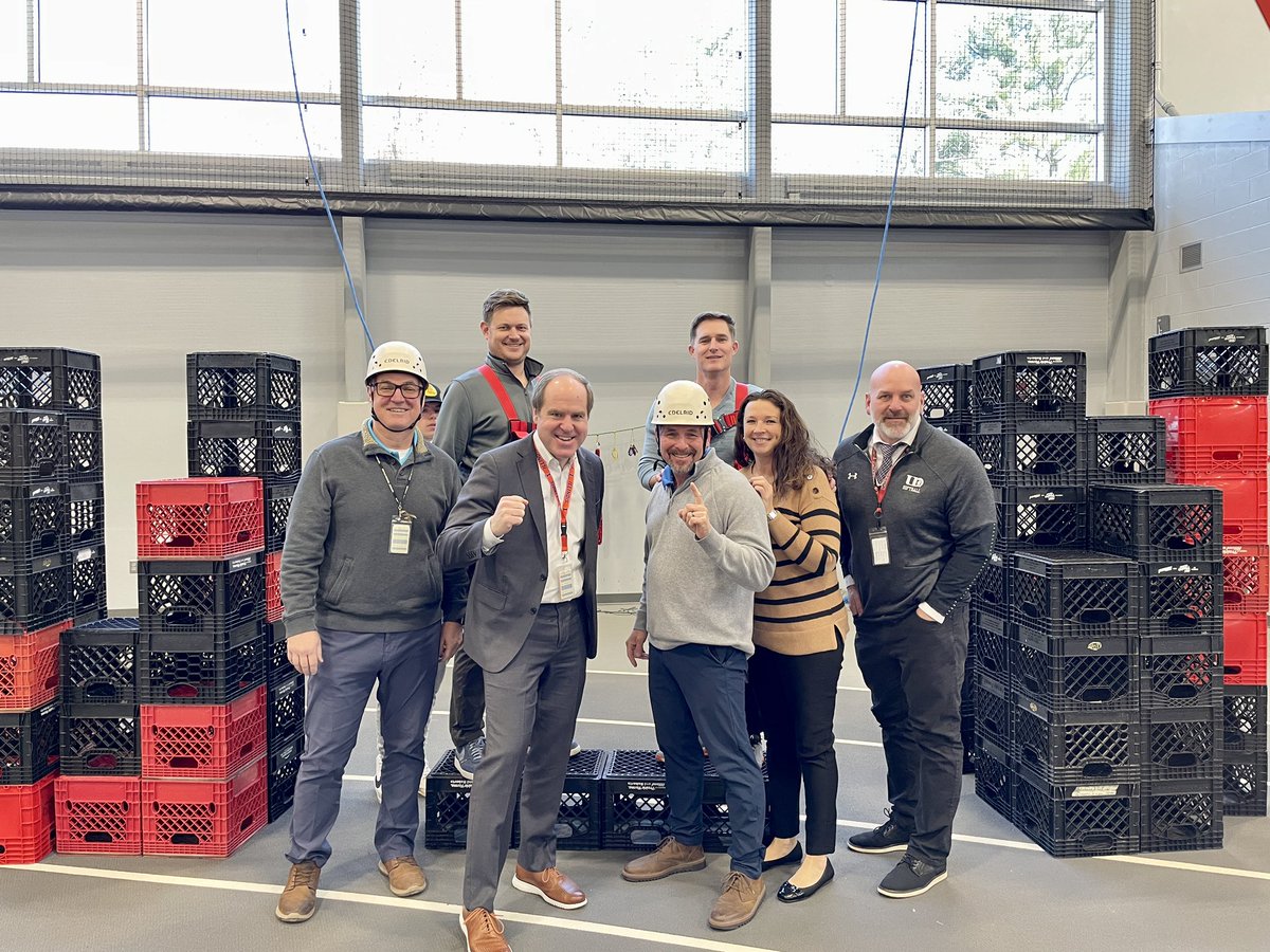 JoriBowen's tweet photo. D117 Crate Climbing Challenge! Thanks to @mikegedville and Adventure Ed for teaching us! #BeAStudent https://t.co/o5gZEpj7RM
