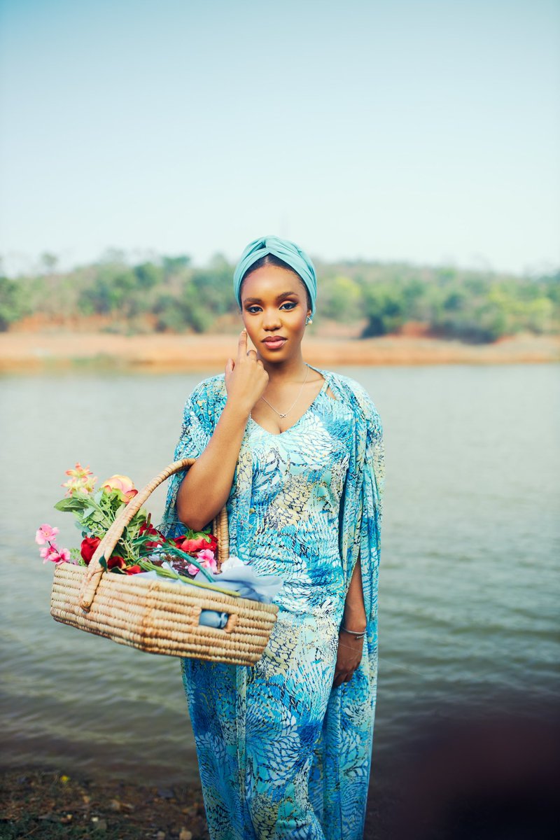 _sensseii__'s tweet photo. Portraits of munawarah
This was shot on the @CanonCNA #eosr with the #sigma35
Color graded on @captureonepro
Please like and retweet so I can find customer on your timeline 🥹 https://t.co/kxN5bN4OLc