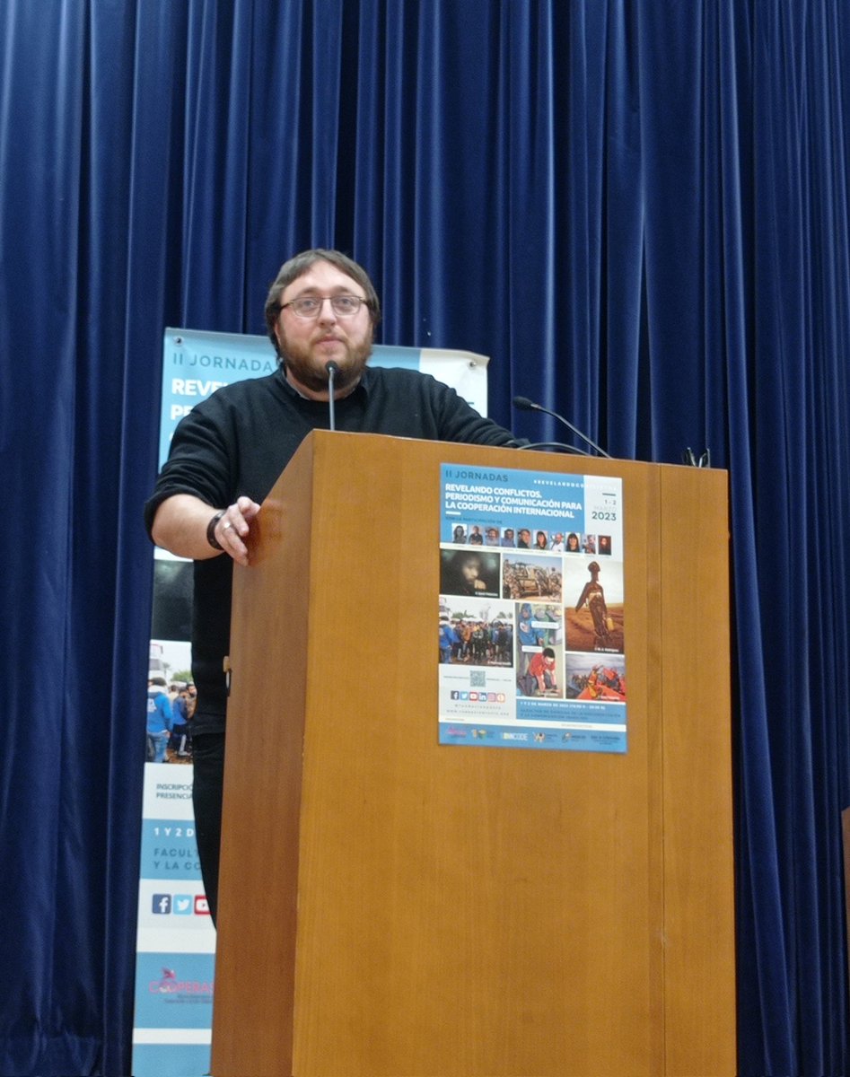 📸 "Es complejo contar con imágenes las consecuencias de la #crisisclimática porque hablamos de problemas graduales" <a href="/SantiPalacios/">Santi Palacios</a> <a href="/sondaint/">Sonda Internacional</a> II Jornadas “Revelando Conflictos” 
#AEXCID  
<a href="/fundacionyuste/">Fundación Yuste</a>
#cambioclimático #fotoperiodismo
<a href="/CooperasUex/">CooperAS_UEx</a> <a href="/infouex/">UEx</a>