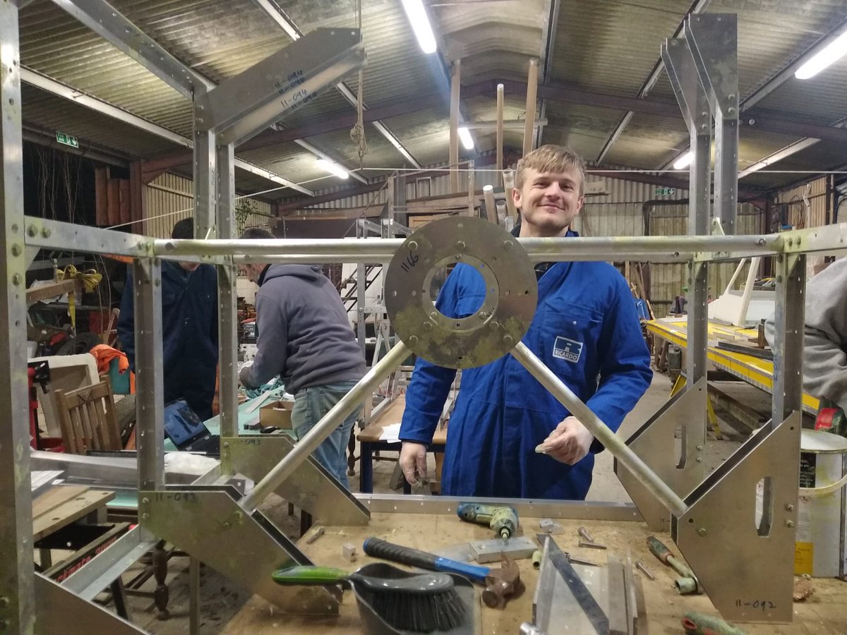 Today, Dan and Chris preparing junction blocks for the second thrust box and Charlie assembles it. Help us finish the build at uk.hoveraid.org/donate-hovercr… #charity #hovercraft #Madagascar #Africa