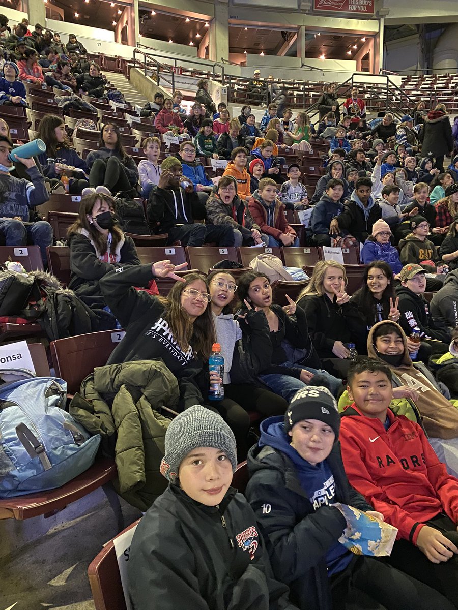 Mr_Caronzo's tweet image. Let’s Go @OHLSteelheads! 🥅🏒#StudentGame