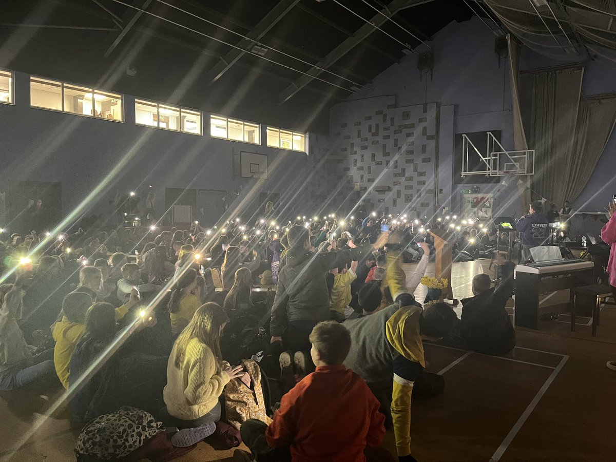 Some fantastic talent at CHS Eisteddfod today! So many performers, Blwyddynn 7 a 8 really got into the spirit!👏🌼🏴󠁧󠁢󠁷󠁬󠁳󠁿 Da Iawn <a href="/CCrughywel/">CymraegCrughywel</a>!! #DyddGŵylDewiHapus