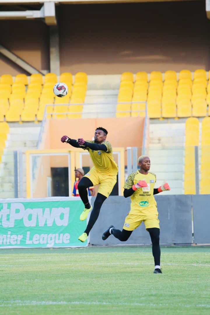 📸: 𝑾𝒂𝒓𝒎-𝒖𝒑 𝒕𝒊𝒎𝒆! 

<a href="/HeartsOfOakGH/">Phooobia! - #WeNeverSayDie 🏅🏆</a> 🏃🏾‍♂️

#betPawaGPLwk19 | <a href="/betPawaGH/">betPawa Ghana</a>