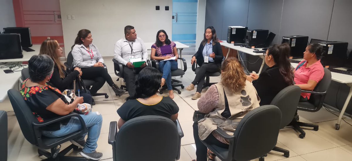 Para trabajar en unidad y fortalecer el "Programa Permanente Contra el Rezago Educativo" (PPCRE), nuestras Coordinaciones de Zona de Zimatlán y del Tule-Tlacolula, se reunieron con la jefa de capacitación y profesionalización de la <a href="/Admon_GobOax/">Secretaría de Administración</a>, Martha Elena Raymundo Martínez.