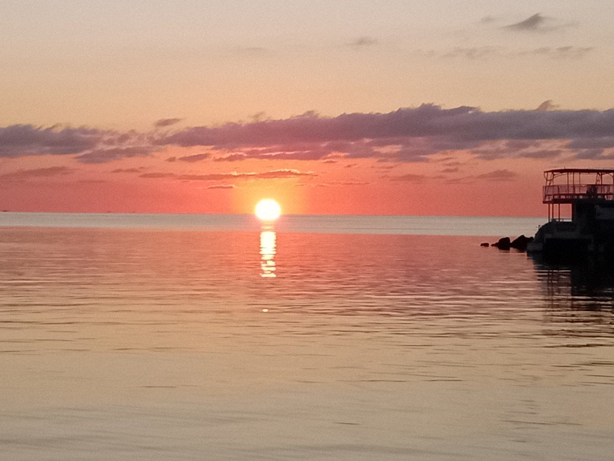 Why black people always having a debate on who is better we need to realize how great we all are ( stop 🛑 the who is better shit )