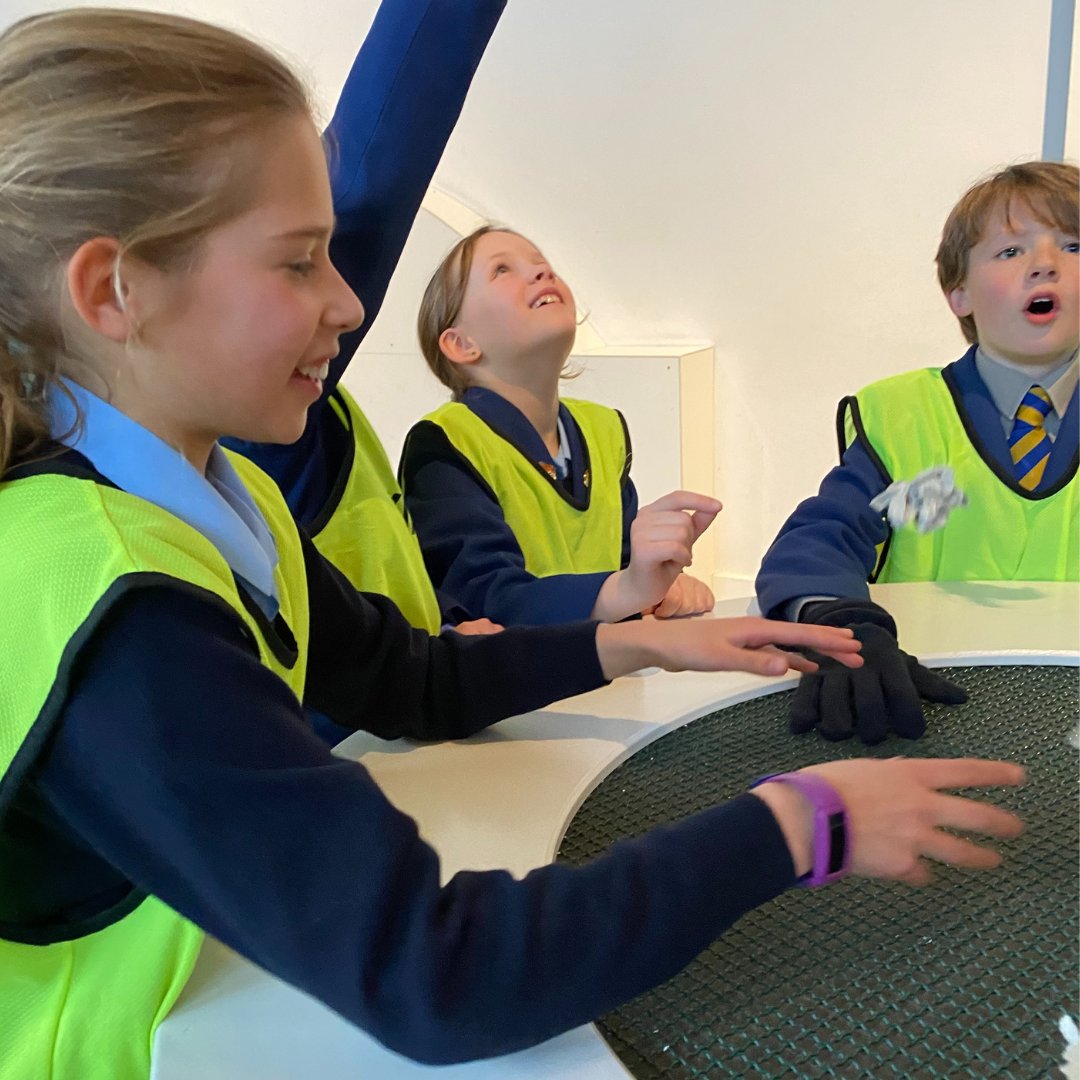 Kingshottsch's tweet photo. Year 5 really enjoyed travelling to the Science Museum to enjoy hands-on immersive experiences in the Wonderlab and a flight with the Red Arrows. A great day was had by all!

#kingshottschool #sciencemuseum #science https://t.co/D190bsYHeL