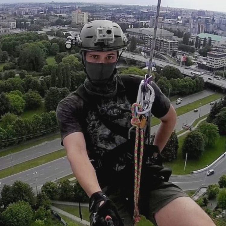 ⠀
⠀
     Hey there— *plummets three stories*
⠀
⠀