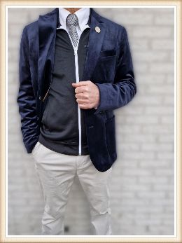 Wat kleding kan doen voor je imago. Kijk maar hoe zwendelaar George Santos dat deed. - mailchi.mp/4ff394d82a72/n…