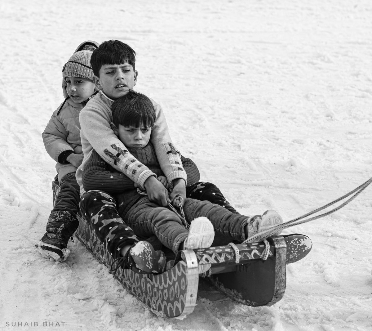 bhatt_suhaib_'s tweet photo. Childhood is a short season to be enjoyed not rushed.
#photooftheday #photographylife #canonphotography #netgeoyourshot #netgeotravel #sonyportraits #reutersphotos #associatepress https://t.co/vOEyjspKyQ