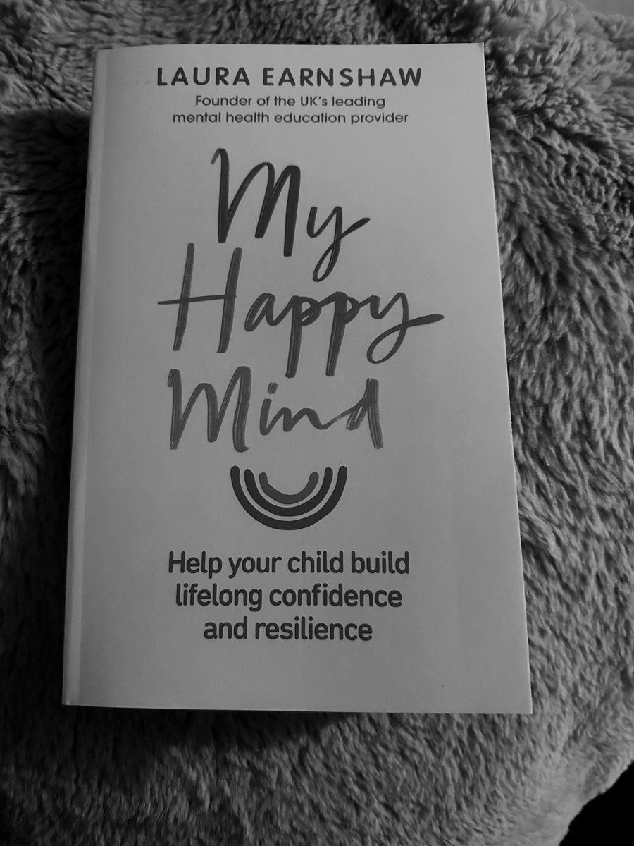 mrsbrownsaidso's tweet photo. Todays delivery @myHappymind_ always learning - I can feel an elongated bath coming on #bathtimereading https://t.co/hreULpERPl