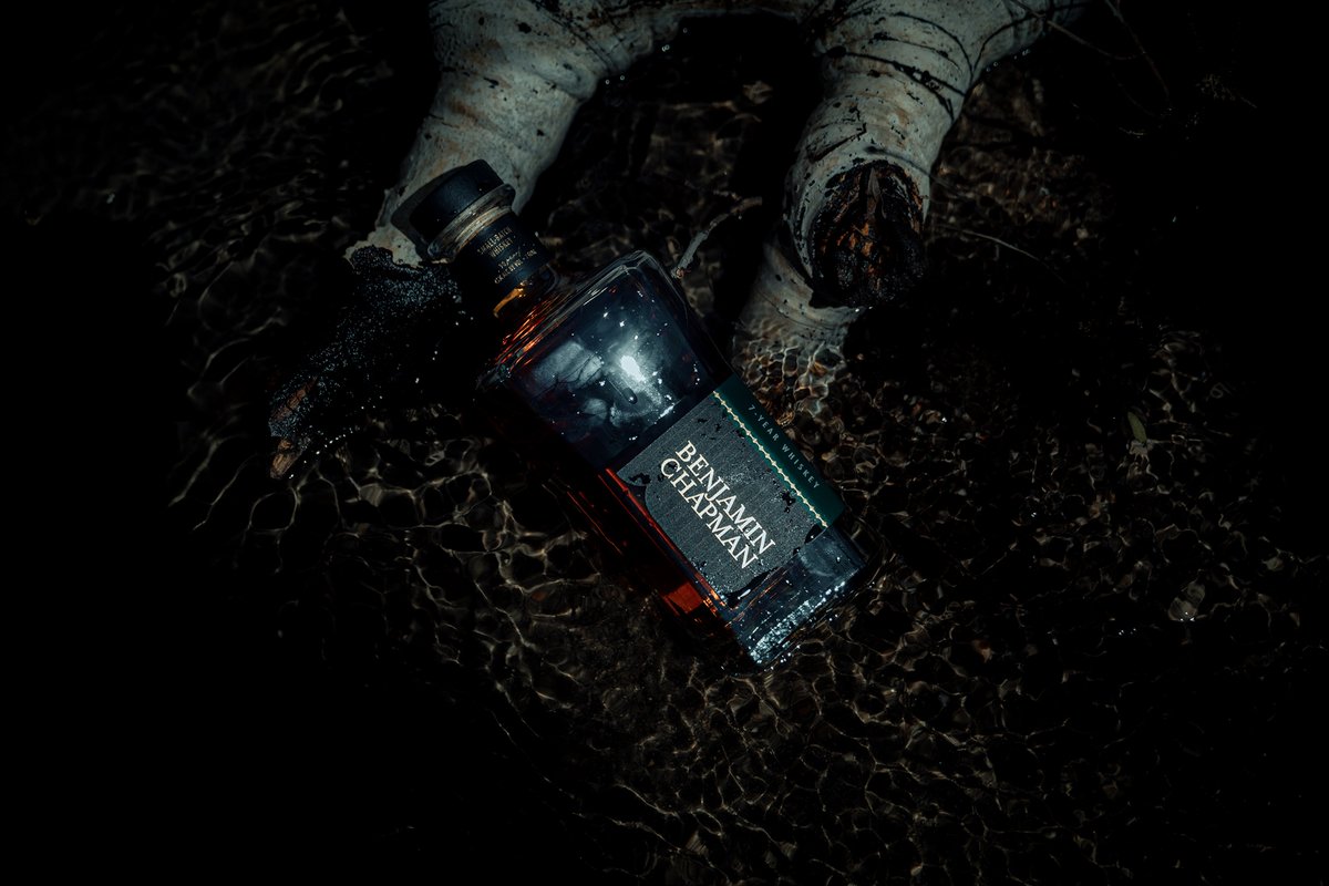 bchapmanwhiskey's tweet image. Benjamin Chapman 7-Year Whiskey is fashioned with a blend of 51% 10-Year Canadian Rye and 49% 7-Year Canadian Prairie Wheat for a distinctive small-batch whiskey.

#benjaminchapman #7yearwhiskey #wheatedrye #canadianwhiskey #blend #mashbill