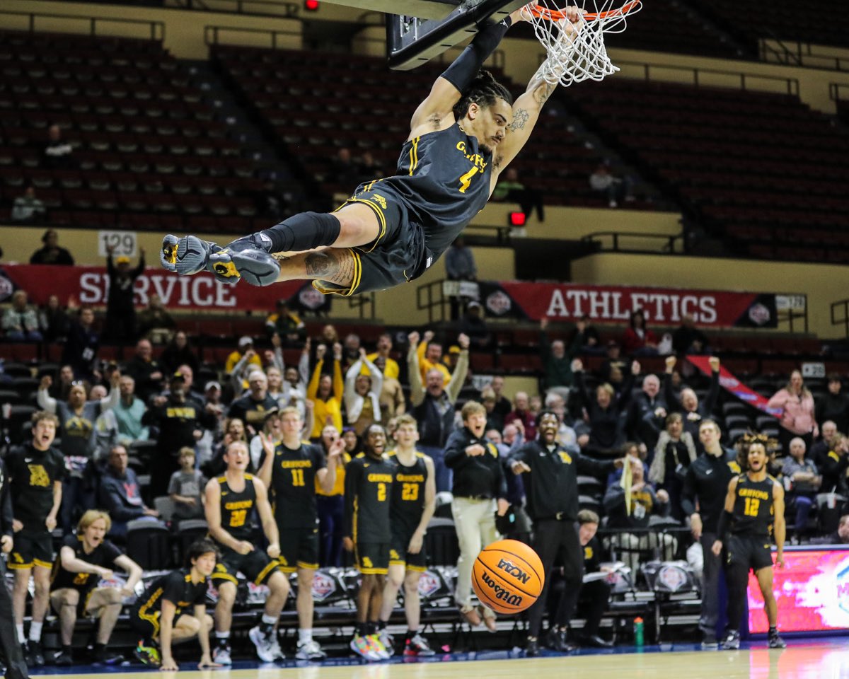 Let’s talk sacrificial love personified… what this kid has BATTLED through this year :

Broken Back 
COVID 
Flu
Bells Palsy
Mono

They say a pic paints a thousand words, but this doesn’t even do the half.

I freakin love you <a href="/Alexjohn101/">Alex John</a> 
You are SuperMan