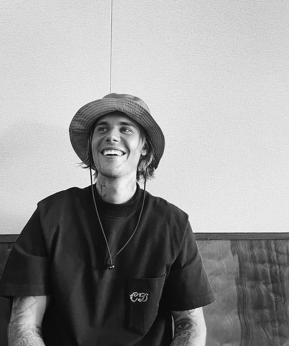 biebsklein's tweet photo. Happy 29th birthday to this awesome person @justinbieber 🥹 I love you so much. Thank you for being a part of who I am for so many years. Here's to many more #HappyBirthdayJustinBieber https://t.co/cNS3JqSkIo