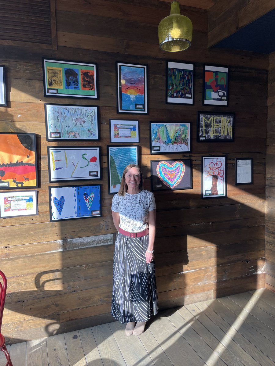 afoszpanczyk's tweet photo. Mrs. Doroba is kicking off Youth Art Month with a display featuring some of our elementary artists! Make sure to stop by Cafe 2894 On Main to check out the beautiful artwork! 🎨 🖌️🖼️ #ETlearningignitED https://t.co/bh4YkKG1BH