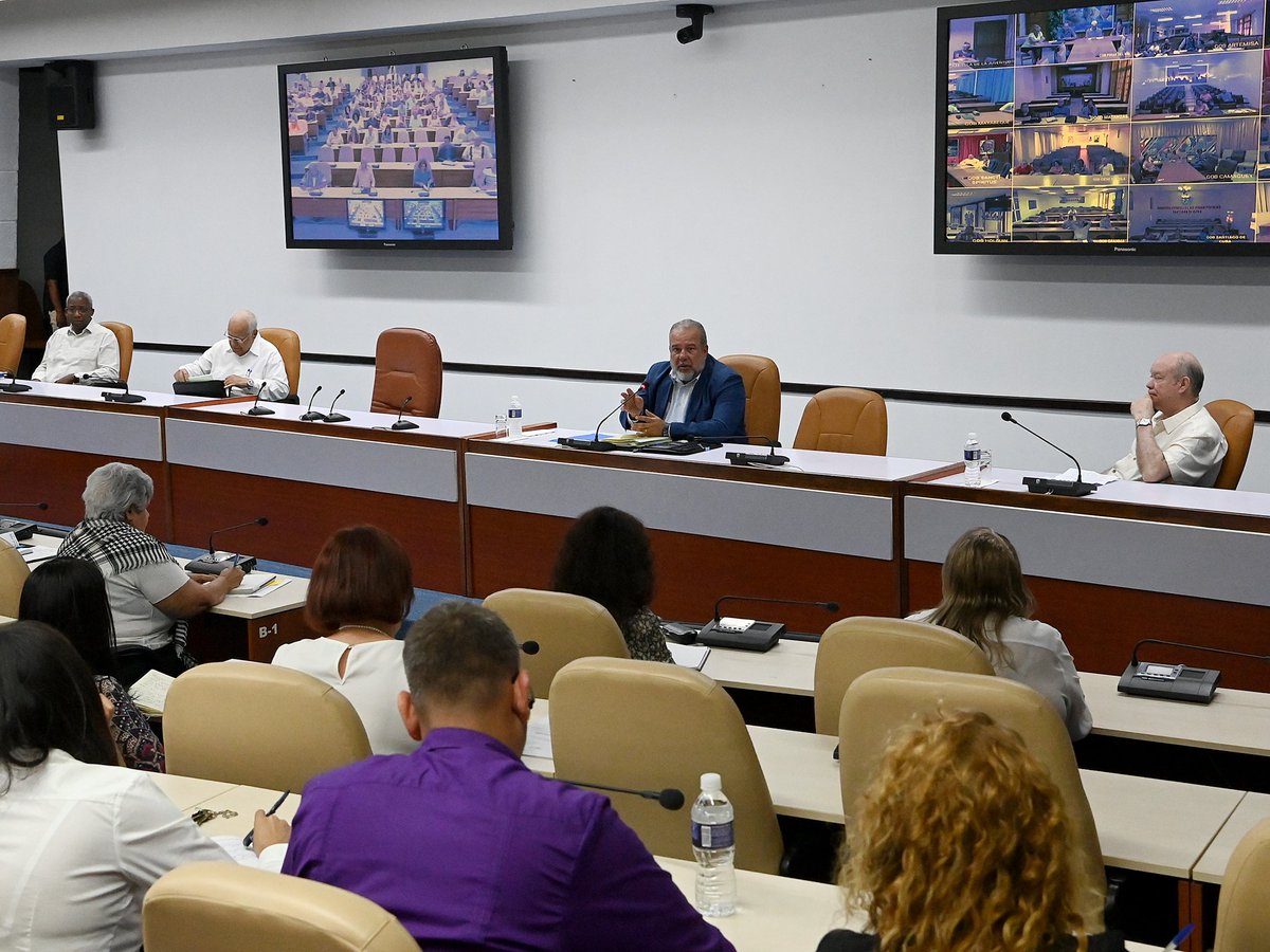 En la tarde de hoy participamos en la Reunión de Trabajo Anual del <a href="/MINCEX_CUBA/">MINCEX🇨🇺</a>, donde fueron expuestos los principales resultados y deficiencias del año 2022 y líneas de trabajo estratégicas para alcanzar mayores resultados en el 2023.