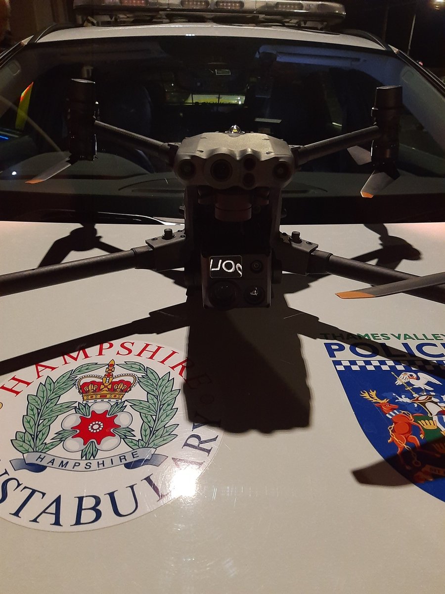 tvprp's tweet image. 🚔 Eye in the sky 📸🔦

Our RP officers are currently out in Slough using drone capability to locate a high risk missing person.

Our drone is equipped with an IR and thermal imaging camera.This allows us to search and clear large areas swiftly.

#TTCShift #NotJustRP