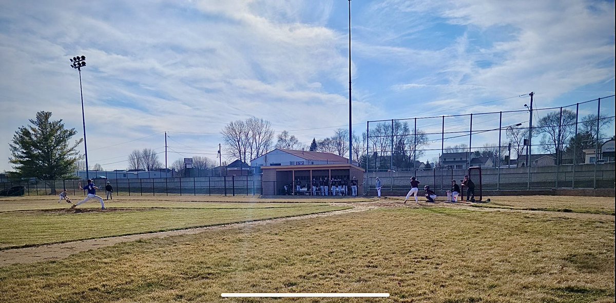 EagleBaseb_DHS's tweet image. - State = Illinois 
- Date = March 1st
- Temp = 62 degrees 
- Sport = HS ⚾️

What you see happening here hardly ever happens!! 🙌🏻🙌🏻 

1️⃣st outdoor pitch of the 2023 season! 👊🏻 #WINtheDay #AttackMode