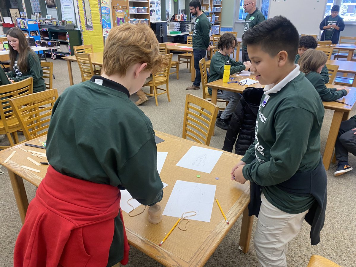 LBPSMaiello's tweet photo. Thank you @AllisonWiesel for another great year of the Engineered! STEAM Competition! This is one of our favorite events! @rbmsROCKETS  @SBS_Tigers  #RBBisBIA https://t.co/mHssrrWlUq