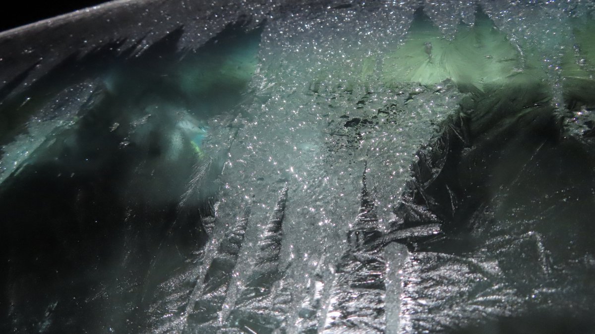 Sharkchef555's tweet image. #GetIntoTheOutThere Montauk NY Long Island 03/01/2023 2am on Atlantic "The End" Windshield as think this defies ICY. 2nd shot close -up. Do not drive!