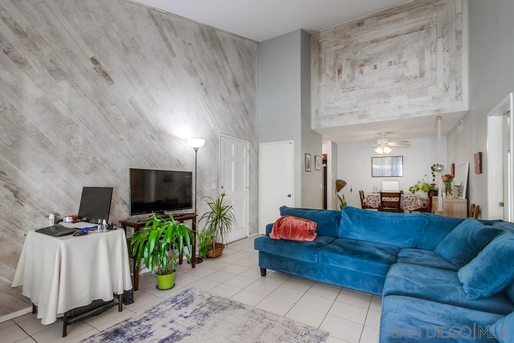 3 bedroom townhome located in the award winning Poway Unified School District!

With a large private patio plus 2 parking spots (one carport) right in front of unit and mountain views, this home is a MUST SEE!

>> bit.ly/3lmPMgk