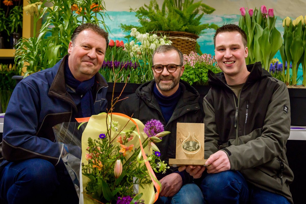 Daarnaast maakte burgemeester Rian van Dam (@hollandskroon) de winnaar van de #goudenbolbloem bekent. Dit jaar is dat inzender: De Goede Bloembollen. Gefeliciteerd!