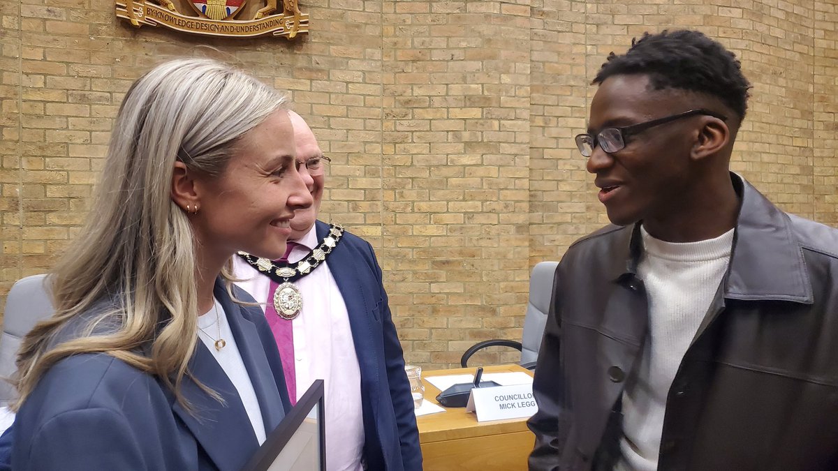 Baamagirl's tweet photo. Last night was for the history books. Delighted to witnessed the first formal presentation of Freedom MKCity to the Local National Inspirational @leahcwilliamson
#AMothersPride #Homegrown #LoveNP https://t.co/zU5w7TIfK0