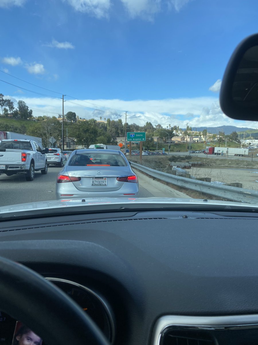 ybelnap1's tweet photo. @CaltransDist7 @SCVSHERIFF https://t.co/fzioQokIGo