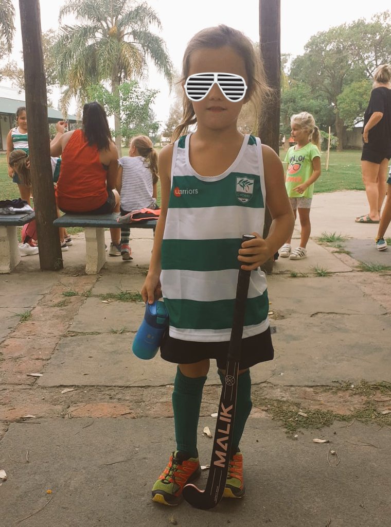 Hola tía <a href="/ornela_bonafede/">Ornela Bonafede</a> . Primer día de hockey!