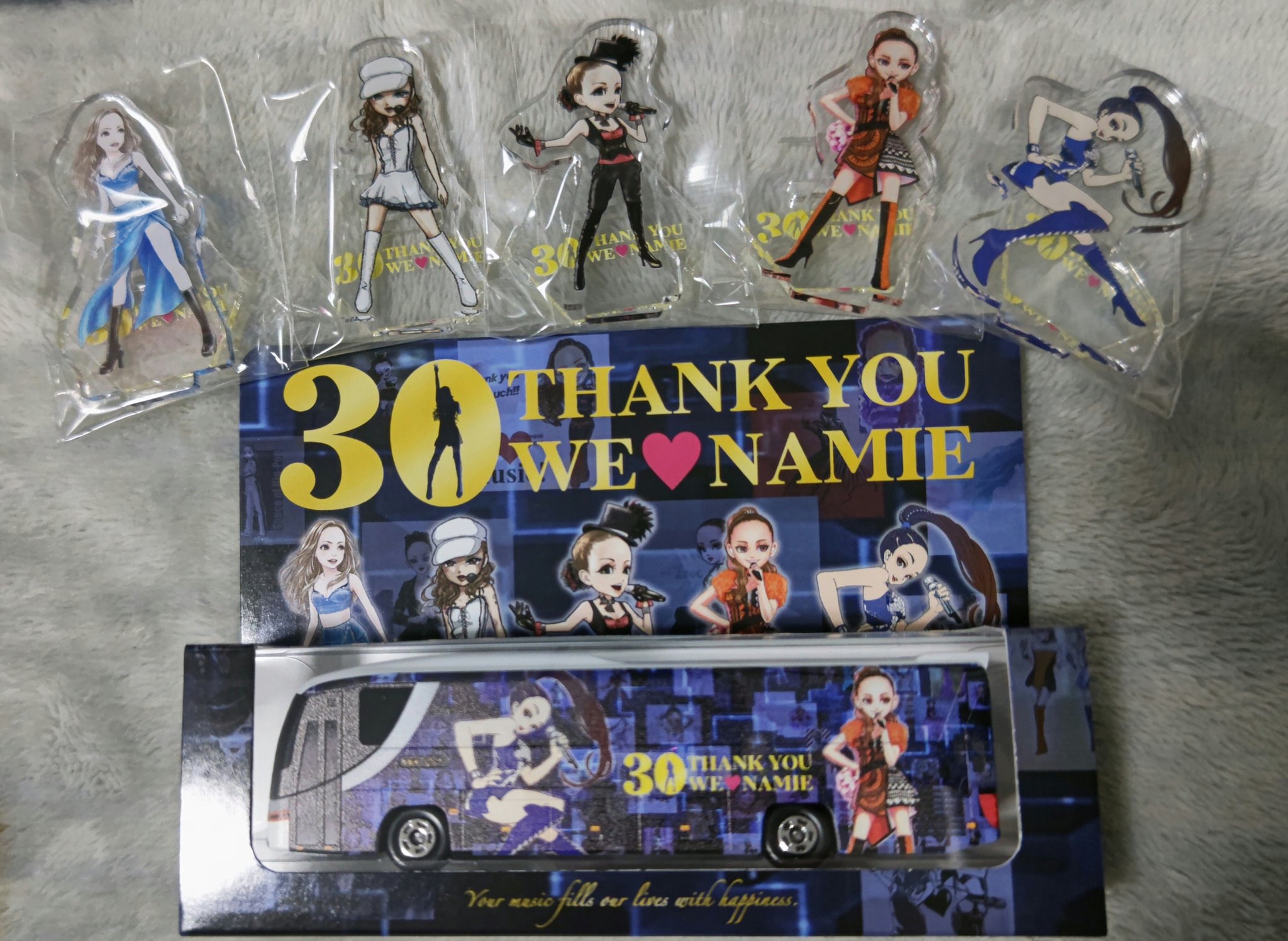 安室奈美恵　クラウドファンディング　ミニカー　ラッピングバス　アクリルスタンド 安室奈美恵 クラウドファンディング ラッピングバス アクスタ