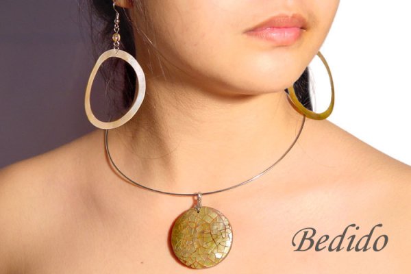 Hoop Rings Set Shell Jewelry #hoopsearrings #shelljewelry #necklace #earrings #setjewelry #fashionista fashionjewelries.com