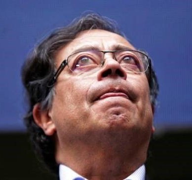 Sondeo Tuitero 

Si usted tuviera que elegir entre Bukele y Petro como presidente de su país, a quién elegiría?

Bukele: 🔄
Petro: ♥️