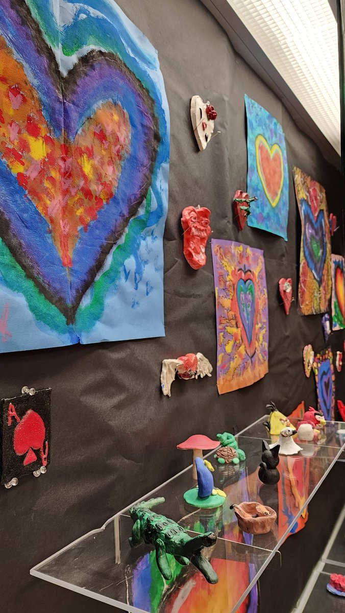 jfalcon728's tweet photo. @TXarted @NISDBriscoe #bigartday23  Ceramic heART display https://t.co/kQ3OGr1FA1