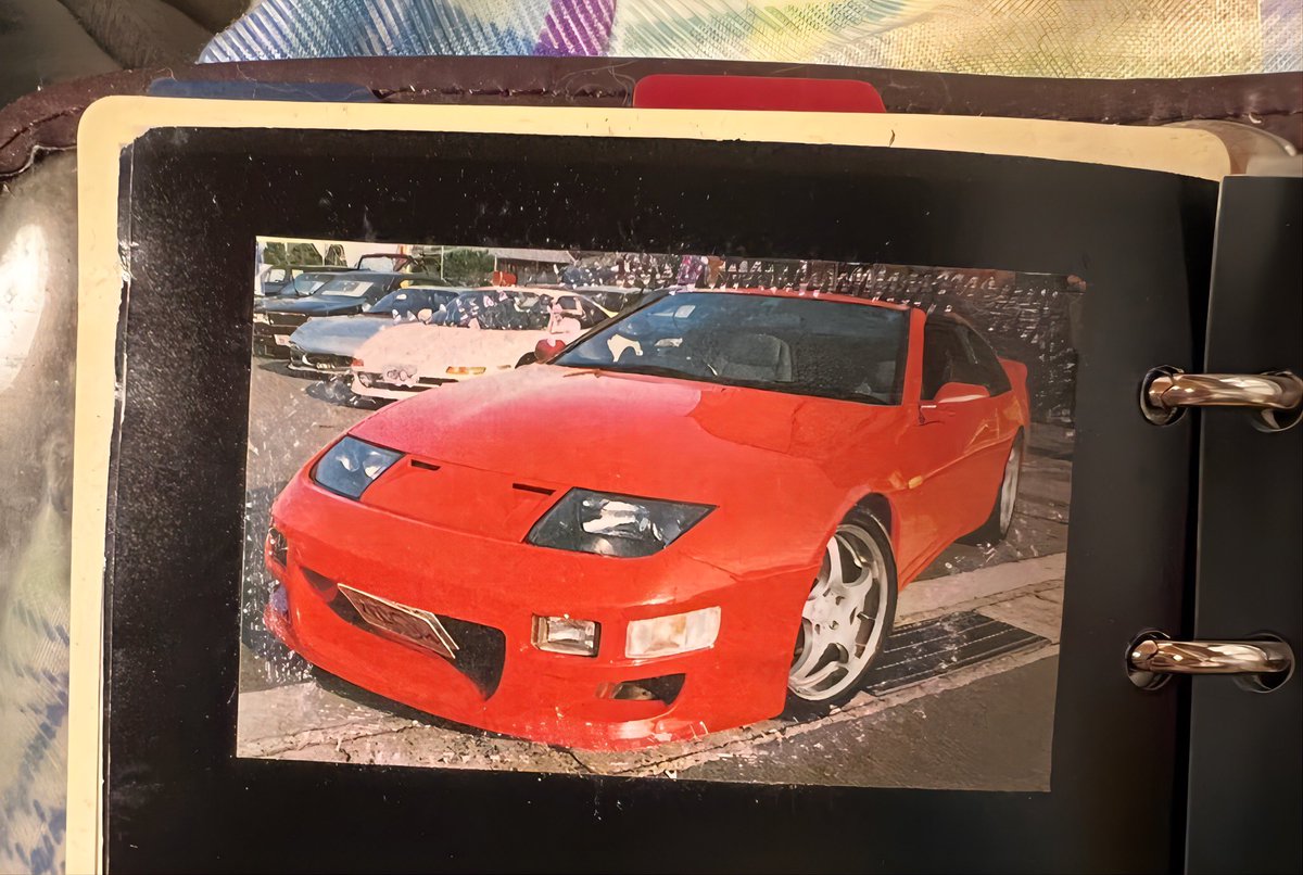 rumble_force's tweet photo. #愛車の納車日教えて

平成10年6月10日。

エアロ組む前の画像は雑誌に掲載されてた中古車情報を切り抜いてるヤツしか見つからなくて。
これ見てなんかピンと来た。

会いに行ってODOが自分の誕生日そのまま5桁とかもう運命そんなん連れて帰るやろがい。

ウチに来て今年で25周年㊗️

#フェアレディZ https://t.co/PBHZhw7zWu