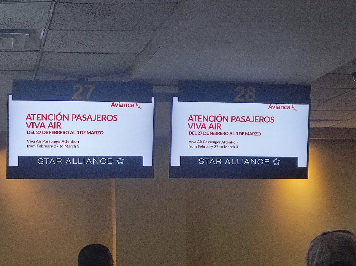 dorarlis's tweet photo. En Aeropuerto de Cartagena. #VivaAir #Avianca Reubicando pasajeros hasta el 03/03 https://t.co/ajeETp4rPJ