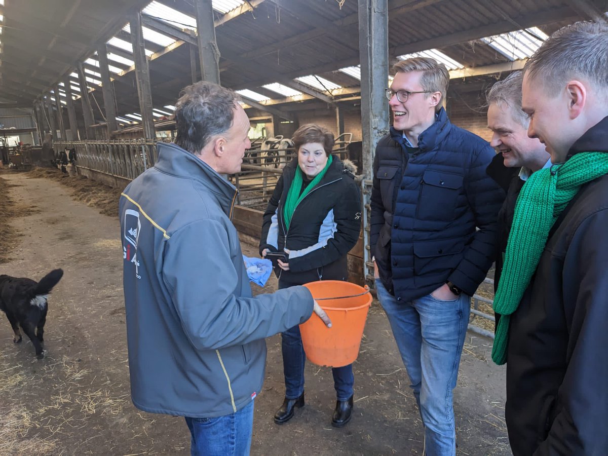 dennisheij's tweet photo. Goed werkbezoek vandaag met @cdamedemblik om aandacht te vragen voor innovaties die helpen bij stikstof reductie en dorpshuizen die worstelen met hoge lasten. @CDANH wil gedeputeerde landelijke gebied voor leefbaarheid! #verbinding #minderikmeerwij https://t.co/BhtsP7BPh1