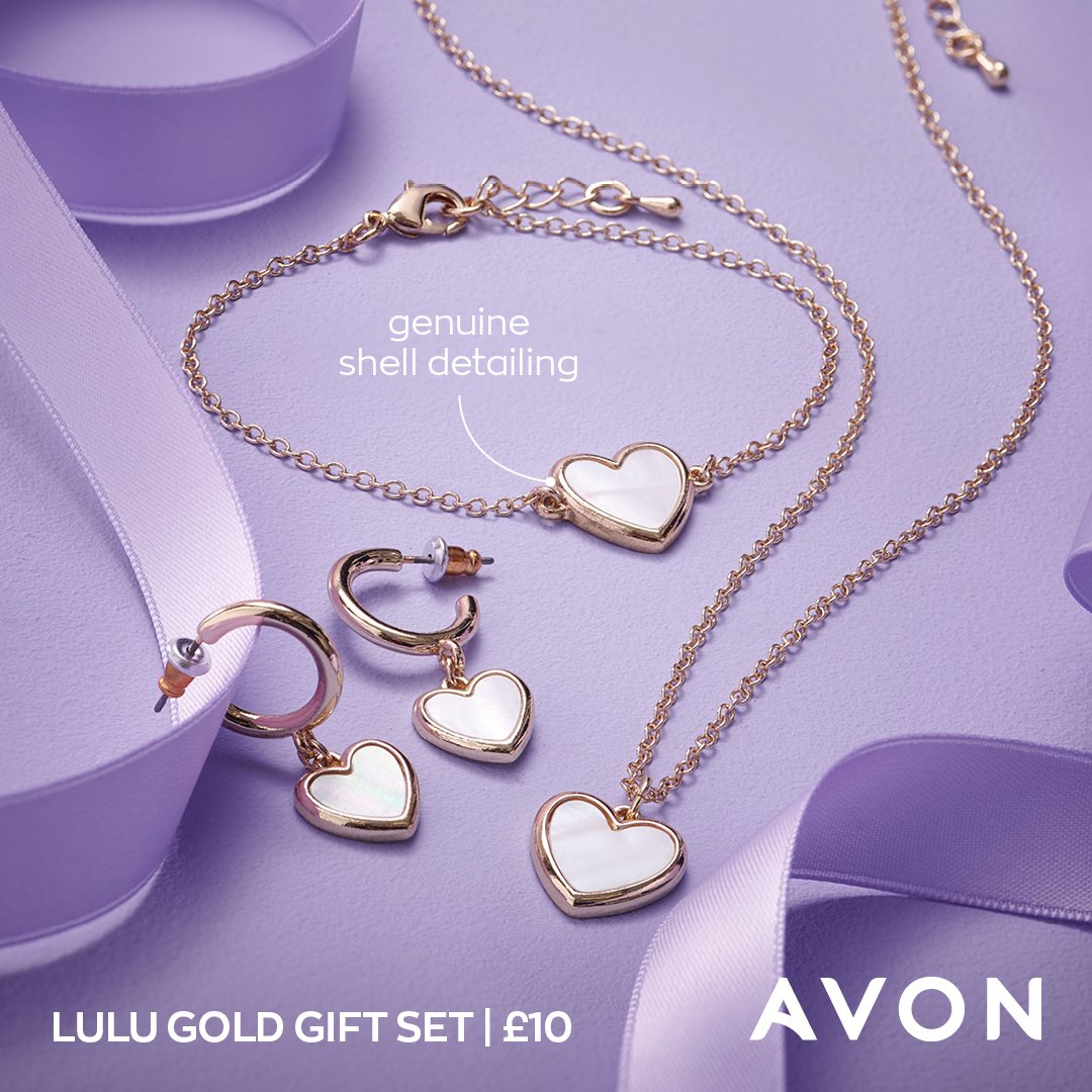 Know a mum with the golden touch? Then treat her to this gorgeous little jewellery set. I love the heart and genuine shell detailing. If my family are reading this, then HINT HINT 😉

#Avon #AvonBeauty #JewelleryGift #MothersDay