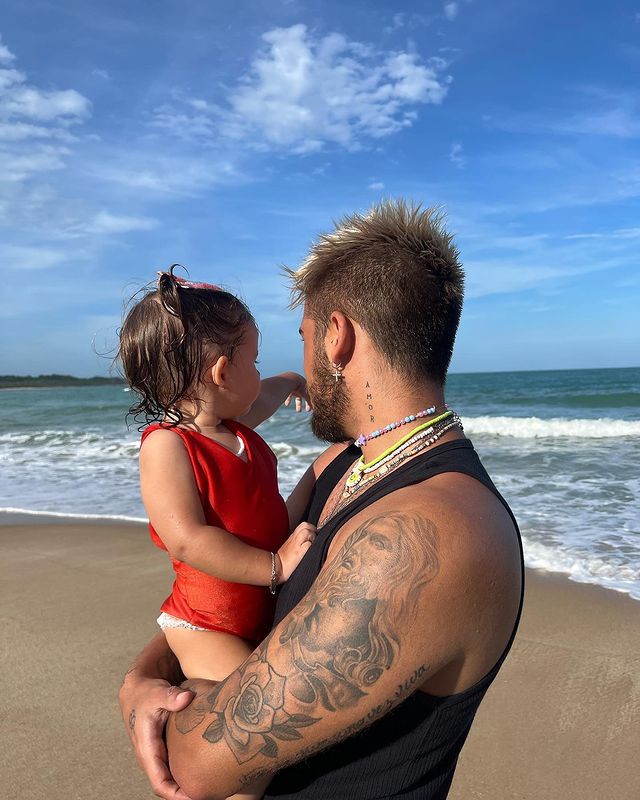 kuttlerLiz's tweet photo. 🌸 Xodó do Papai 

Hoje em dia é difícil ter um amor de pai, e eu tenho essa sorte, seu amor papai me faz um bem danado, é minha alegria ver você todos os dias antes de dormi, e ter seus carinhos. Eu te amo muito, um amor maior do mundo!! ❤️👨‍👧 https://t.co/yyquhbwuHa
