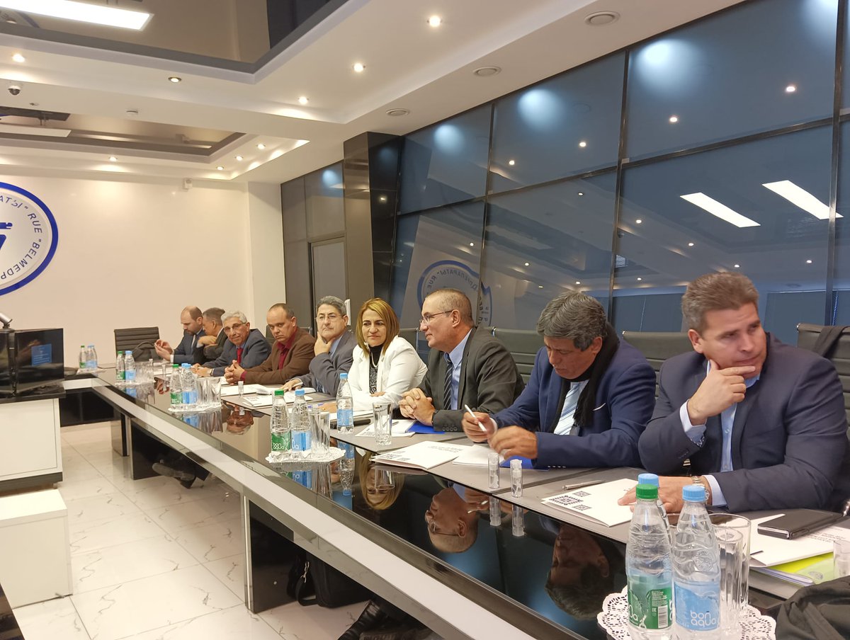 MINSAPCuba's tweet photo. Viceministra primera de Salud @TaniaMCruzHdez, como parte de su visita de trabajo a Belarús, intercambia con directivos de la industria Farmacéutica Belmedpreparaty, la principal empresa productora de Medicamento de esa nación. 

#CubaPorLaVida🇨🇺 https://t.co/DbsczCmBWx