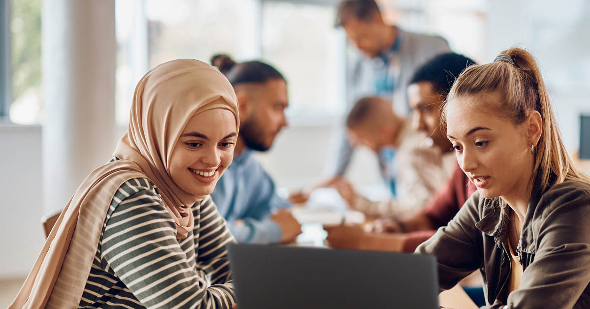 PrincipledTech's tweet image. Using applications in the @intel Skills for Innovation framework, we tested the responsiveness of two Chromebooks configured with different Intel processors. The Intel Core i3-1215U processor-powered device completed many tasks faster: facts.pt/XLi8BZz
#EdApps #Chromebooks